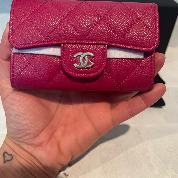 Chanel - Picture 2 of 15